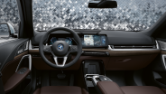 Das schlanke und rahmenlose BMW Curved Display mit Touch- und Sprachbedinung